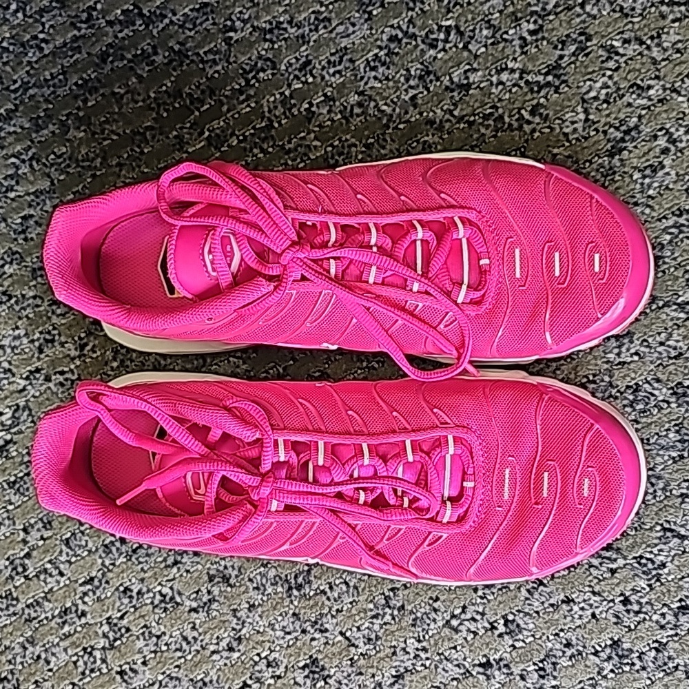 Womens Nike Air Max Plus size 9